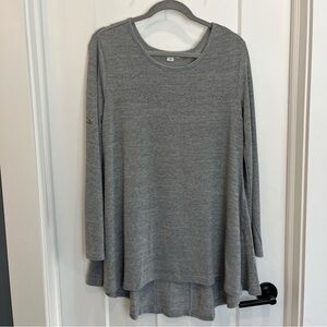 Simply Noelle Women’s Tunic Sz S/M Gray Button Accents Long Sleeve Scoop Neck‎